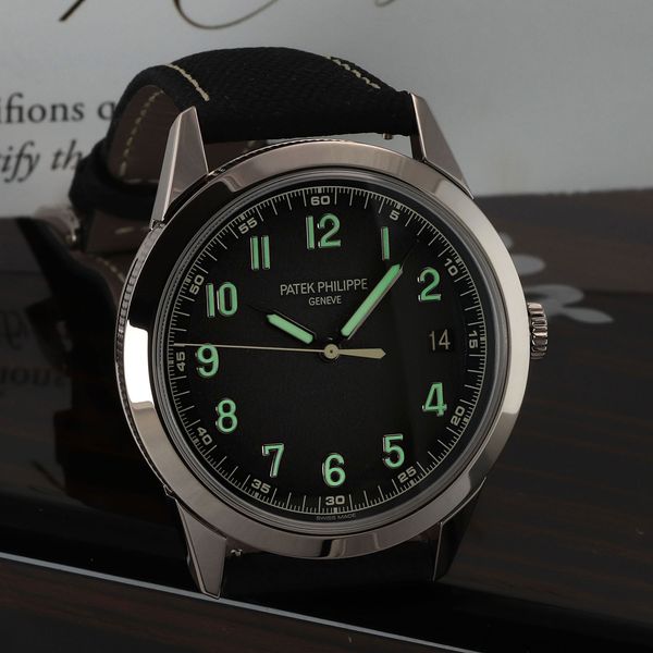 Patek Philippe Calatrava 5226G-001